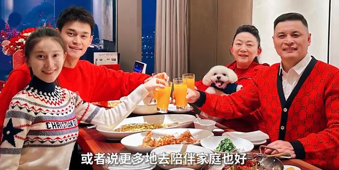 孙杨游泳冠军_孙杨的游泳比赛_孙杨游泳拿冠军视频