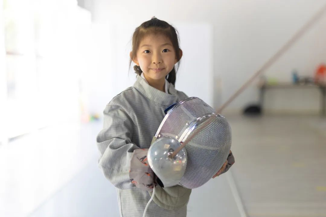 全国儿童击剑锦标赛_小孩击剑视频_儿童击剑比赛冠军在外国比赛