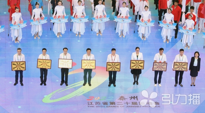 张家港举重冠军女子是谁_张家港举重运动员刘海峰_张家港女举重冠军