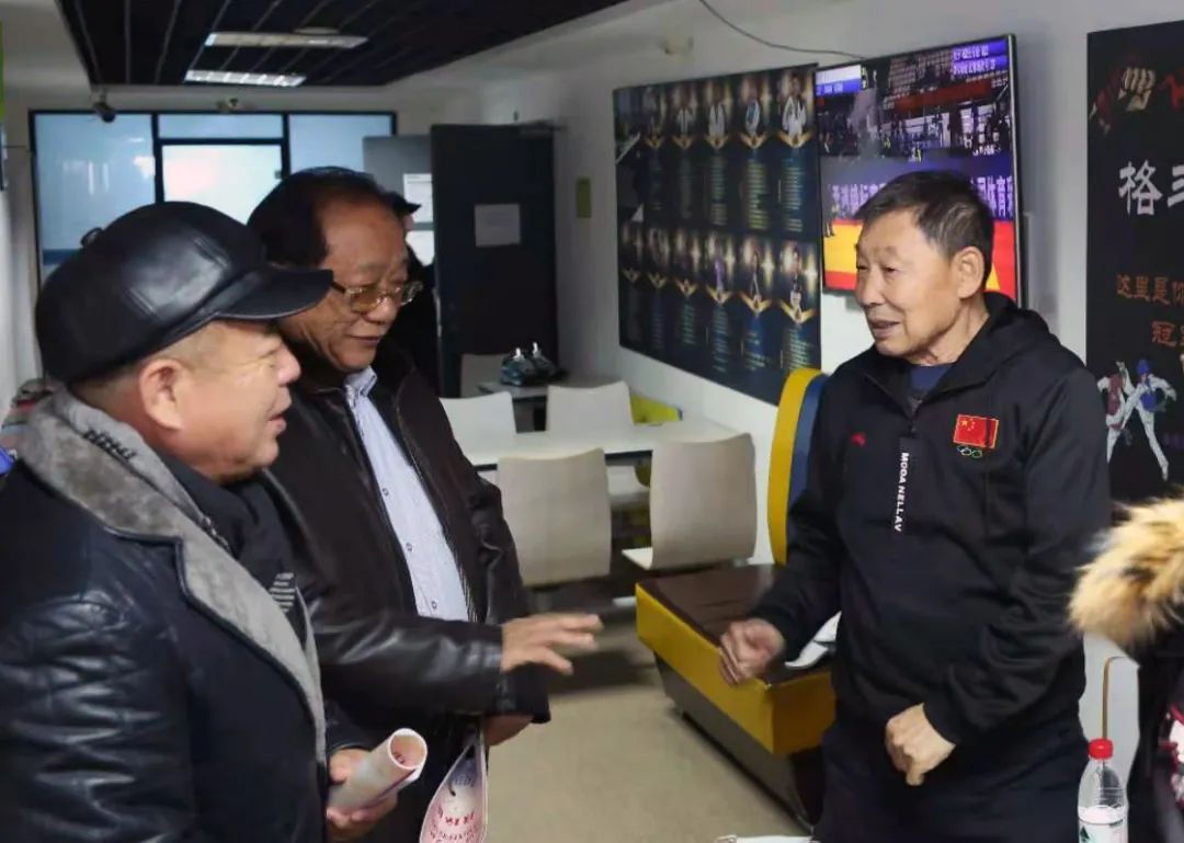 世界摔跤锦标赛规则及规则_规则摔跤赛锦标世界冠军是谁_摔跤规则一本