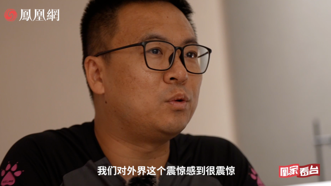 足球大场守门员规则是什么_足球场守门员守了门叫啥啊_足球场上守门员