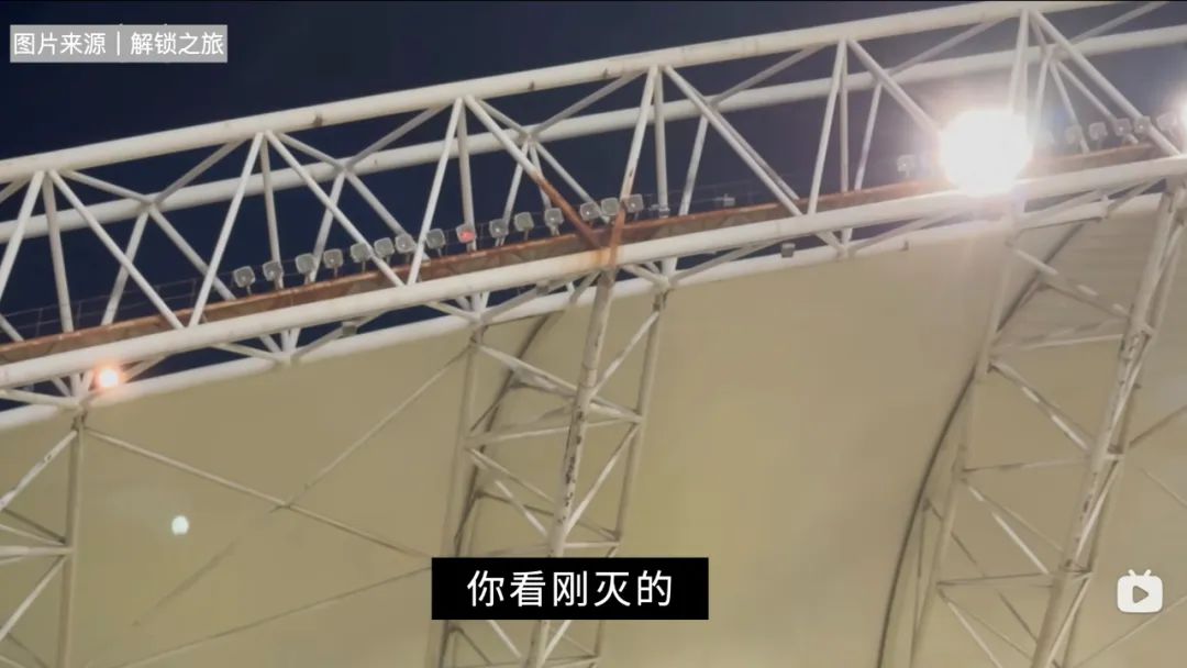足球大场守门员规则是什么_足球场上守门员_足球场守门员守了门叫啥啊