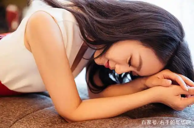 酷爱健身的女明星_女明星健身说说_娱乐圈健身女明星