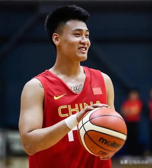 男篮球员历史中国名单_中国男篮历史名人_中国历史男篮球员