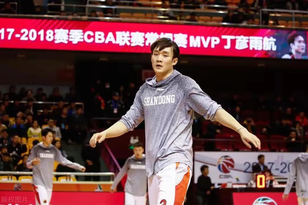 中国男篮历史十大球员排名_中国男篮历史名人_中国历史男篮球员