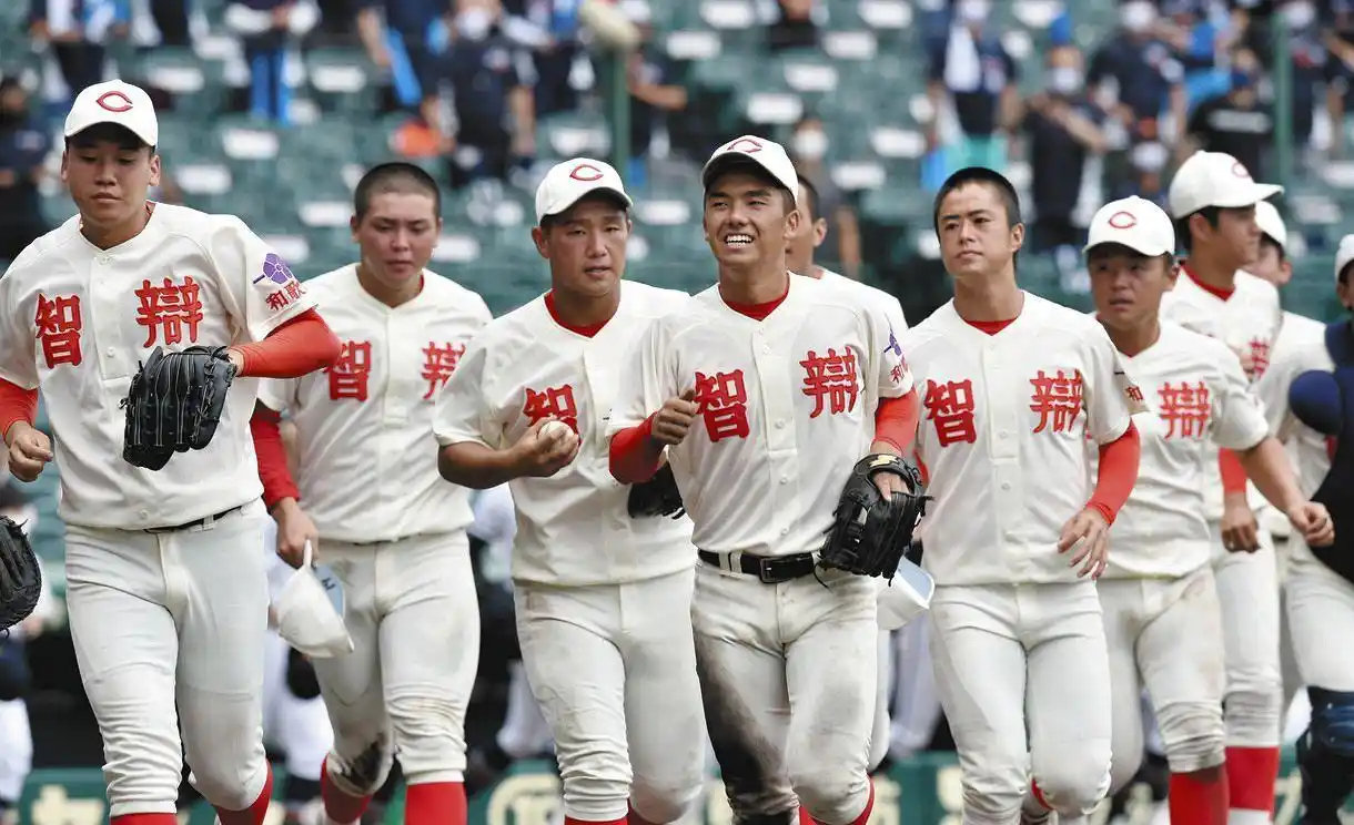 足球高中冠军比赛全国是第几名_全国高中足球联赛总决赛_高中足球比赛全国冠军是谁