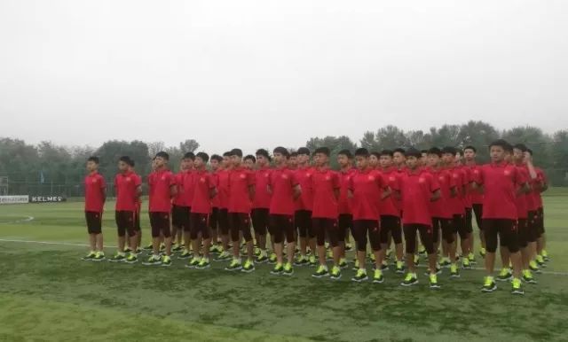 全国高中足球联赛冠军_足球高中冠军比赛全国是第几名_高中足球比赛全国冠军是谁
