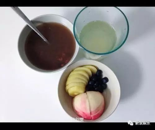 明星晒健身照_做健身直播好吗_明星脸健身直播