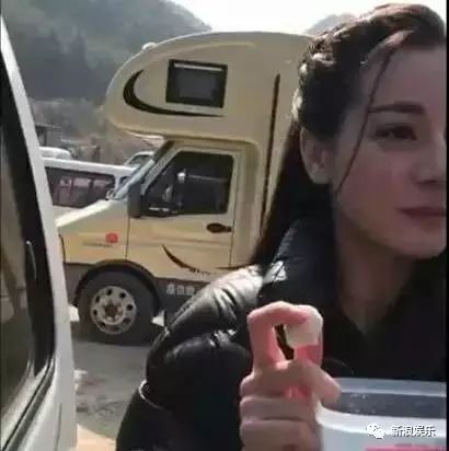 明星脸健身直播_做健身直播好吗_明星晒健身照
