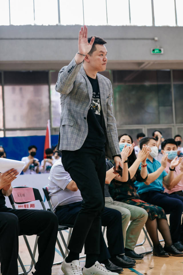 篮球赛冠军喜报_翼城篮球比赛冠军是谁_篮球冠军叫什么名字