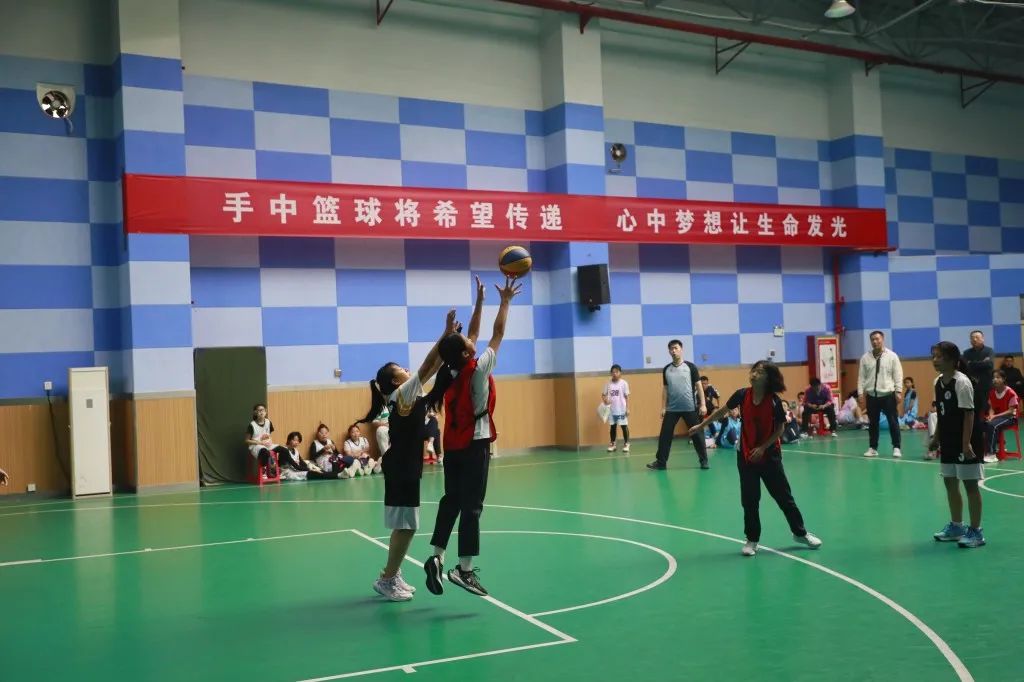 篮球赛冠军_翼城篮球比赛冠军是谁_篮球冠军赛是什么意思