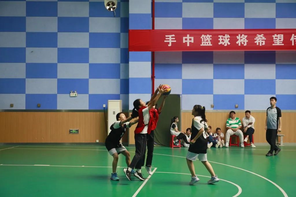 篮球赛冠军_翼城篮球比赛冠军是谁_篮球冠军赛是什么意思