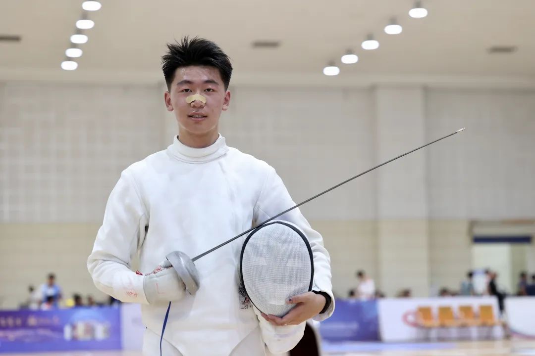 4×100米男子决赛视频_男子甲组10000米竞走冠军_男子4×100米阵容